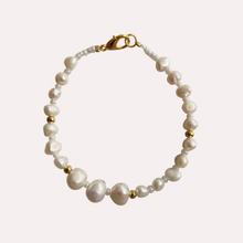 Load image into Gallery viewer, LONDON PEARL BRACELET