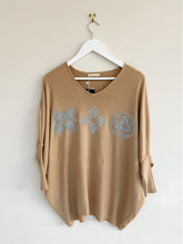 Load image into Gallery viewer, POCHETTE CAMEL KNIT JUMPER
