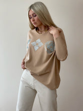 Load image into Gallery viewer, POCHETTE CAMEL KNIT JUMPER
