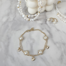 Load image into Gallery viewer, KENNEDY PEARL EAR CUFFS
